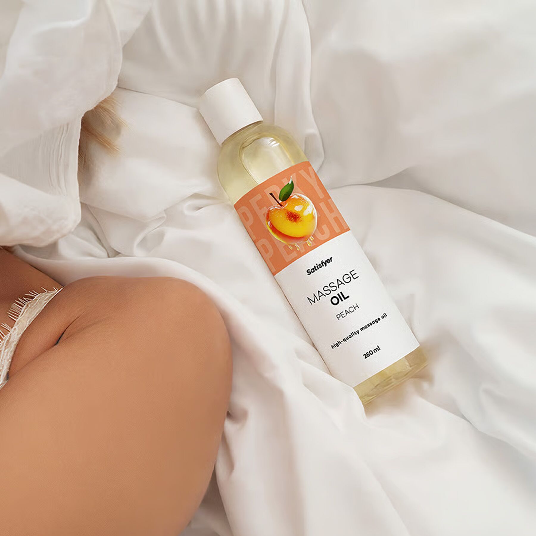 Satisfyer Massage Oil Peach — 250 ml